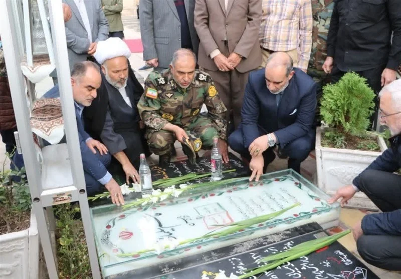 فرمانده نزاجا در کرمان چگونه به سپهبد شهید سلیمانی ادای احترام کرد؟