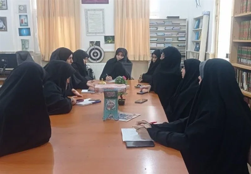 راز موفقیت حوزه‌های علمیه در گسترش هوشمندی اجتماعی؛ نقش کلیدی بانوان طلبه در تحولات رسانه‌ای