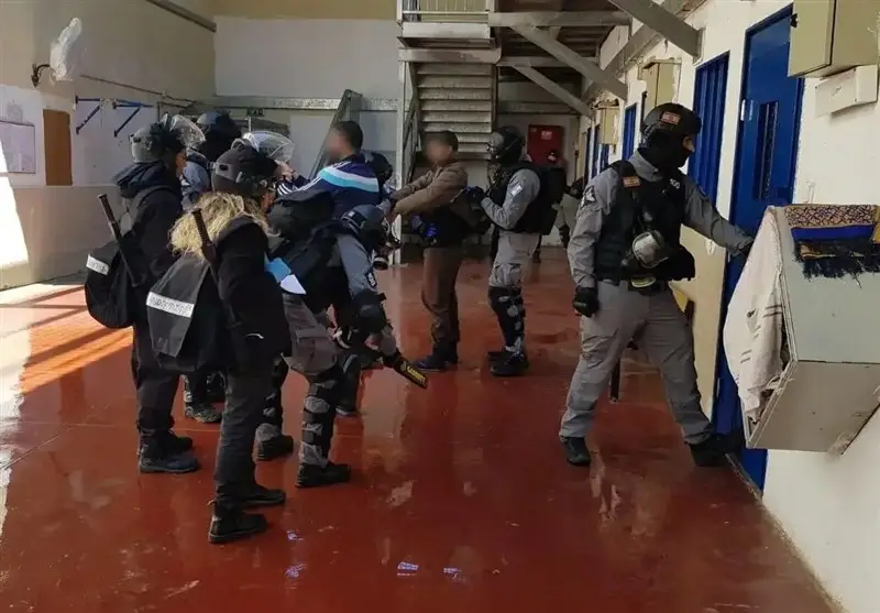 رسانه عبری فاش می‌کند: زندان‌های اسرائیل به قرون وسطا برگشته‌اند!