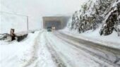 بارش سنگین برف محور سربیژن–راین را کاملاً مسدود کرد؛ امدادرسانی فوری در جریان است