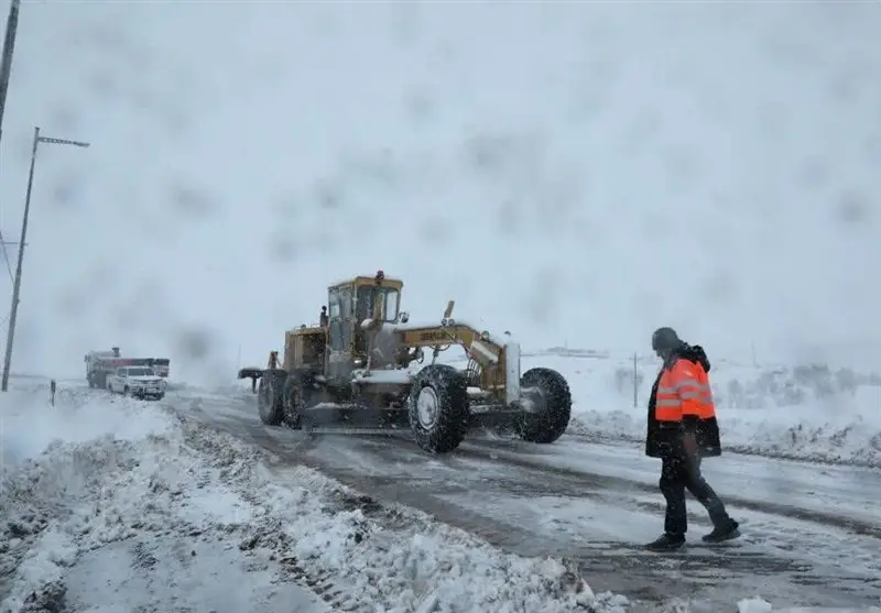 بارش شدید برف در سمنان؛ چند جاده پرخطر به‌طور کامل مسدود شد!