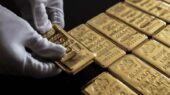 سقوط قیمت طلا در پی اعلام تورم کمتر از انتظار آمریکا؛ دلار به کمک طلا آمد؟