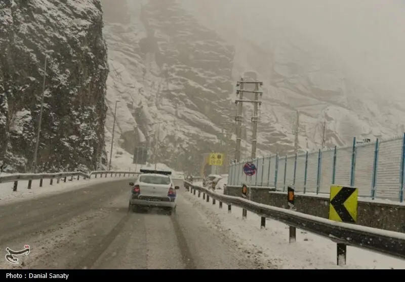 لغزندگی مرگبار محور خواف به تایباد؛ زنجیرچرخ تنها راه عبور ایمن!