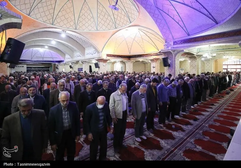 ائمه جمعه البرز: اصلاح ساختار اقتصادی و مهار تورم، اولویت امروز کشور