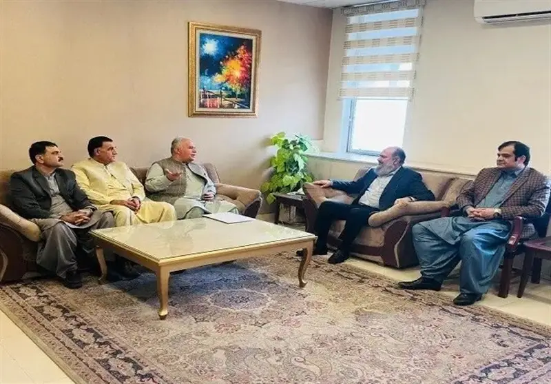 تاجران پاکستانی در پایتخت فریاد زدند: چرا مرزهای افغانستان همچنان بسته است؟