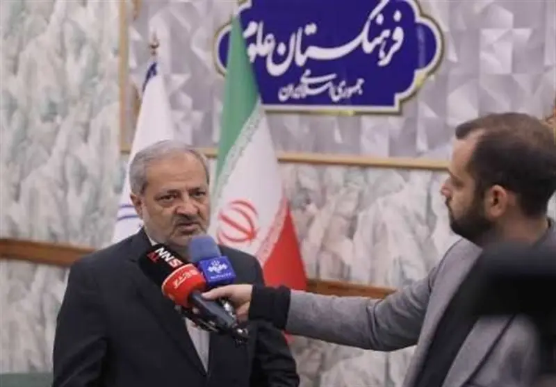 وزیر آموزش و پرورش: معلمان محور بی‌بدیل تحول شگفت‌انگیز نظام آموزشی کشور هستند