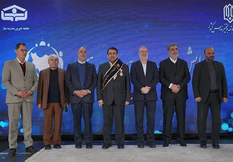 بانک ملی ایران با ساخت 135 مدرسه محروم، نشان افتخار «حامی مدرسه‌سازی» گرفت!