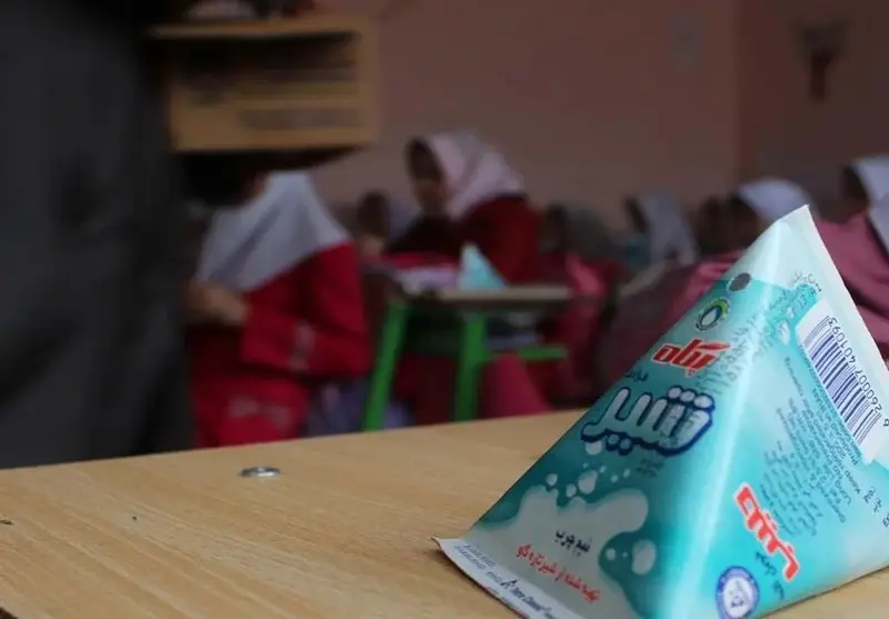 شیرهای مشکوک در مدارس ایلام؛ چرا توزیع رایگان متوقف شد؟