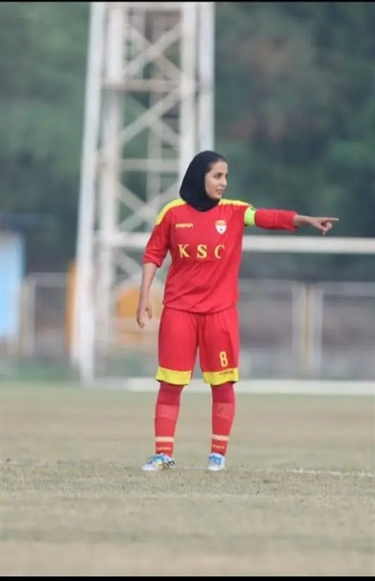 مینا جامعی از تیم فوتبال بانوان فولاد: فقط صعود نمی‌خواهیم، قهرمانی در انتظارمان است!