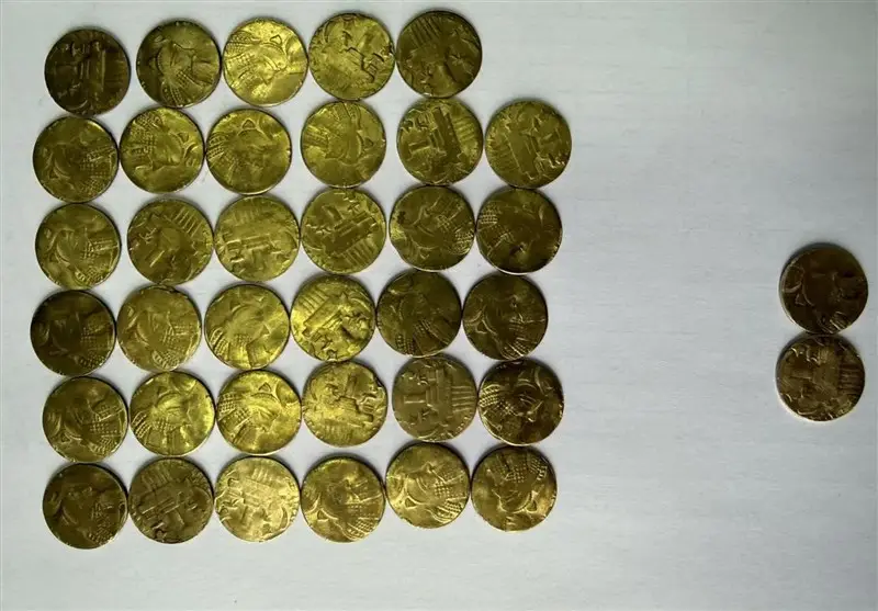 کشف حیرت‌انگیز 37 سکه ساسانی در اسدآباد؛ رازهای تاریخ در دستان پلیس