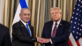 رسانه عبری: نتانیاهو با چالش‌هایی بزرگ از نشست با ترامپ خارج شد