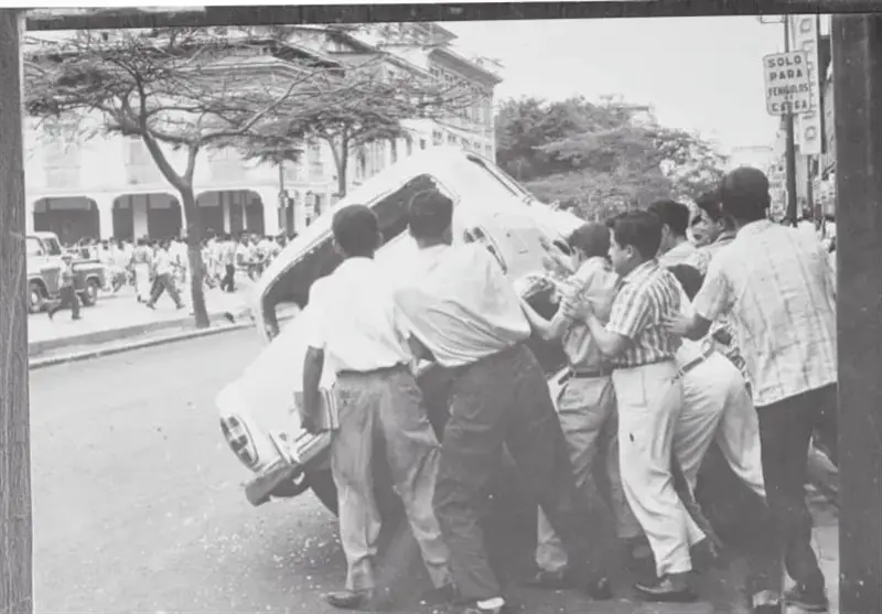 مداخله‌های آمریکا در جهان-‍19| کتابچه ترفندهای کثیف سیا در اکوادور