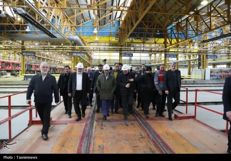 بازدید معاون اجرایی رئیس‌ جمهور و استاندار تهران از واگن‌سازی مترو در کهریزک