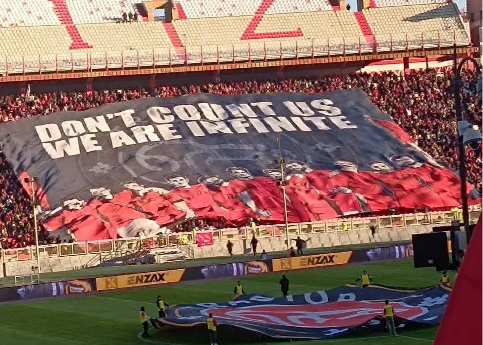 هواداران تراکتور در ورزشگاه یادگار امام، قدرت بی‌نظیر خود را به رخ کشیدند!