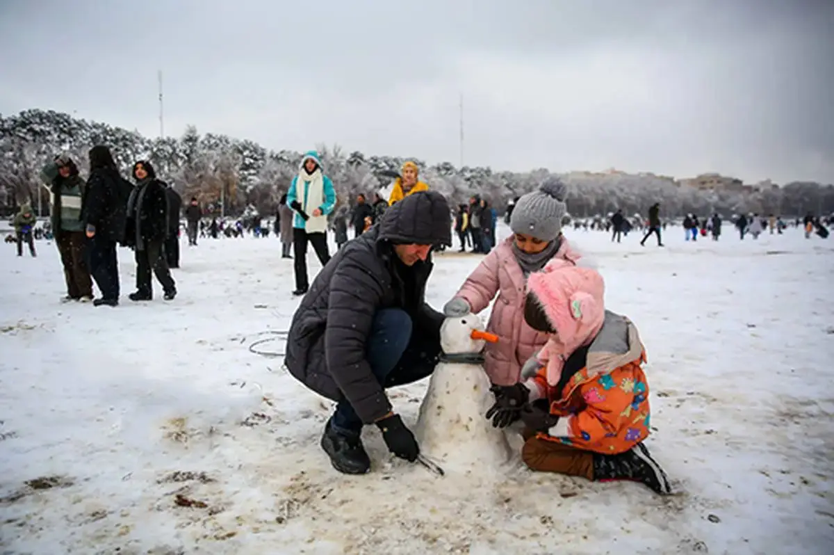 شادی بی‌پایان مردم ایران در اولین برف جادویی سال ۱۴۰۴!