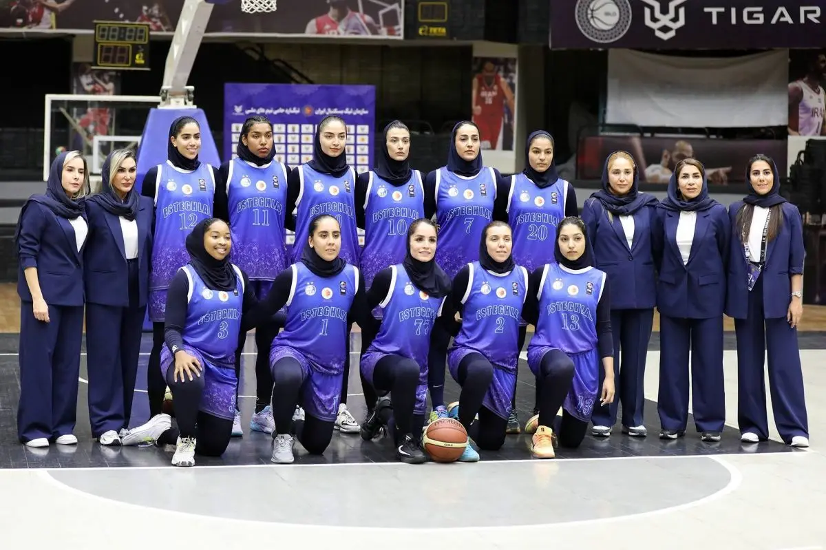 تصاویر تکان‌دهنده از سردرگمی دختران بسکتبالیست استقلال در فرودگاه!