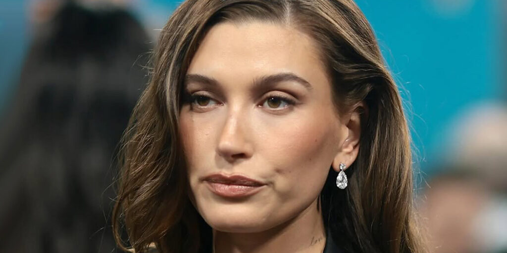 کتهای چرم هیلی بیبر