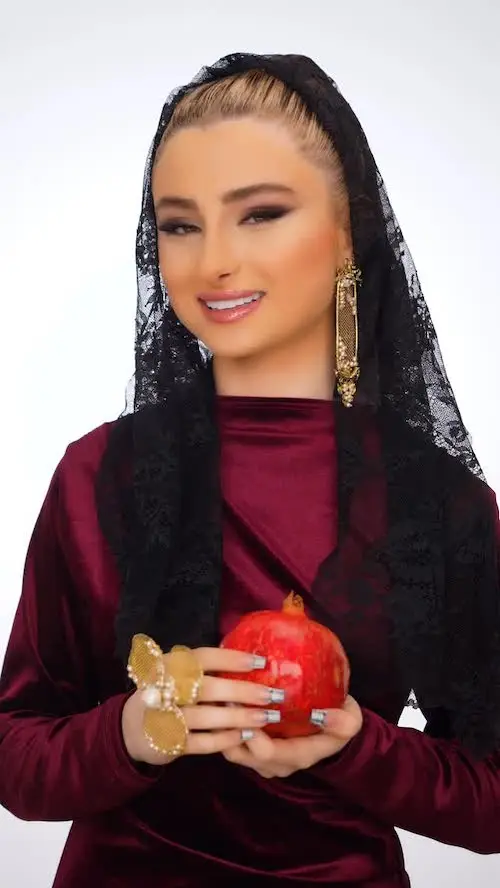 سارا و نیکا با استایل‌های یلدایی