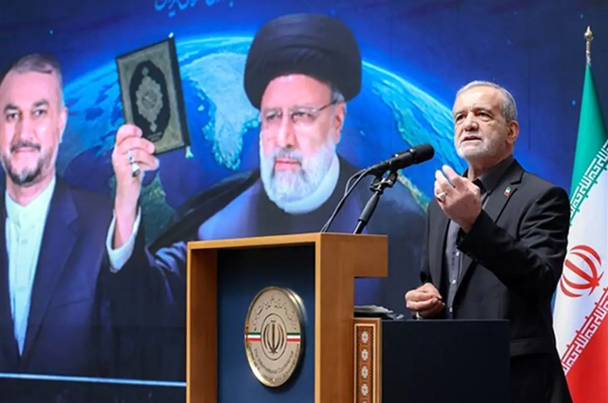 واکنش تند مخبر به اهانت به رئیسی در جلسه با پزشکیان؛ هشدار به حفظ حرمت‌ها در تریبون‌های رسمی