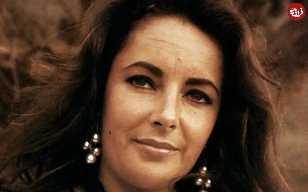 عکسی نادر از الیزابت تیلور 16 ساله هنگام خوردن همبرگر در سال 1326 که شما را شگفت‌زده می‌کند!