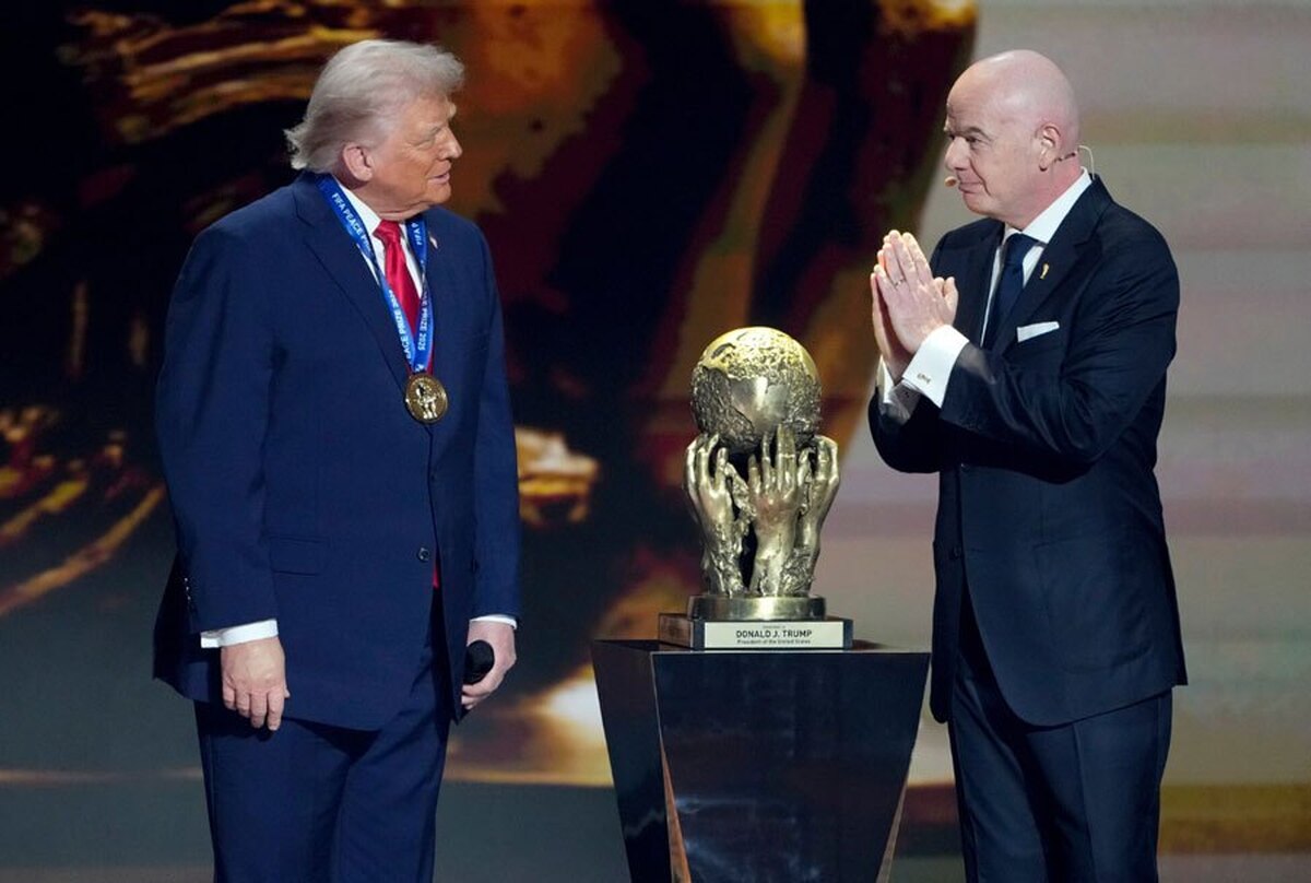 واکنش‌های تند به جایزه صلح «من درآوردی» رئیس فیفا به ترامپ در واشنگتن!