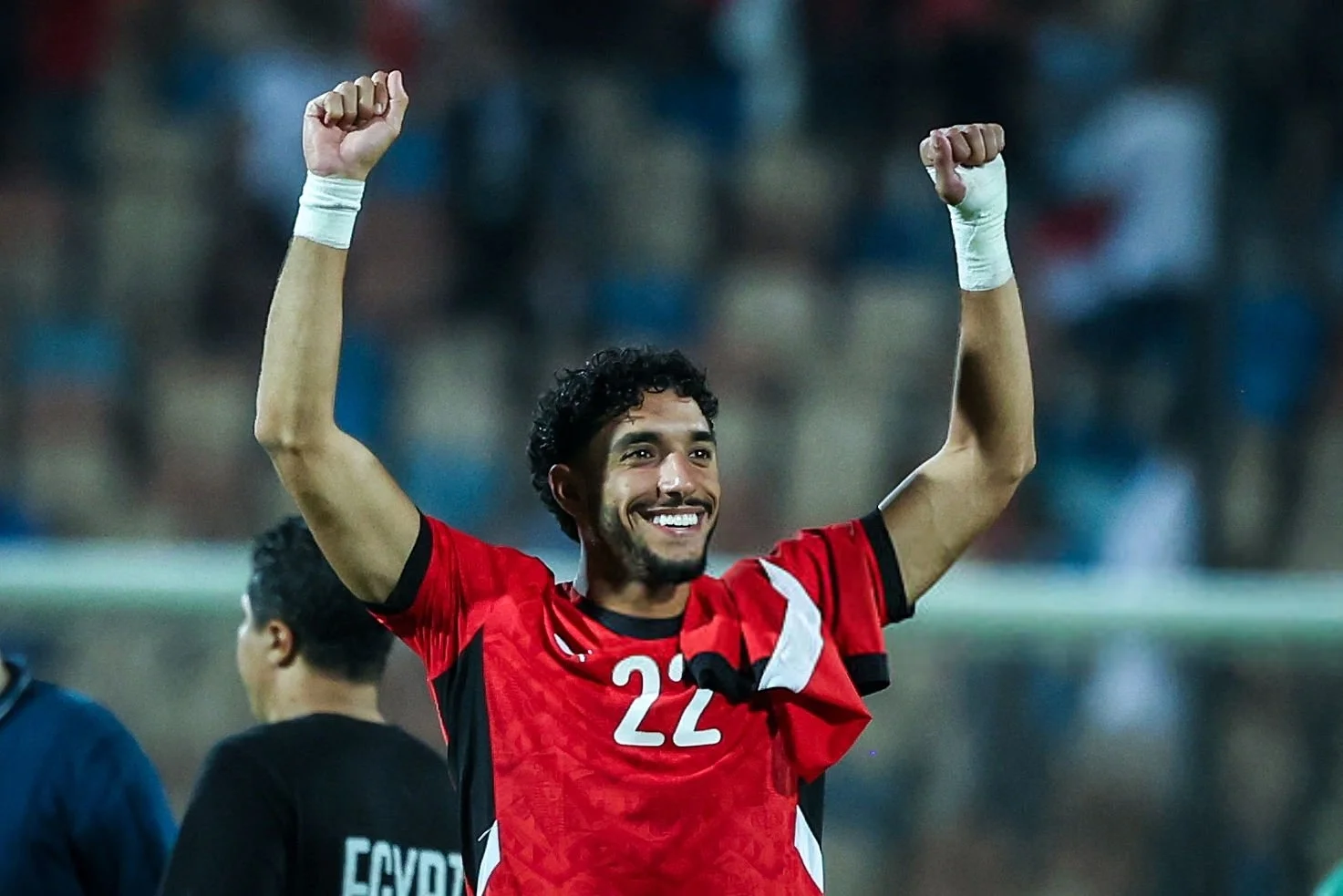 عمر خالد محمد عبد السالا مرموش بازیکن فوتبال اهل مصر که به عنوان مهاجم برای باشگاه منچستر سیتی در لیگ برتر انگلیس و تیم ملی مصر بازی میکند. عمر خالد محمد عبد السالا مرموش بازیکن فوتبال اهل مصر که به عنوان مهاجم برای باشگاه منچستر سیتی در لیگ برتر انگلیس و تیم ملی مصر بازی میکند.