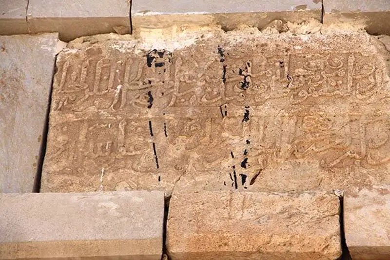 خراب‌کاری در آرامگاهِ جاماسب!