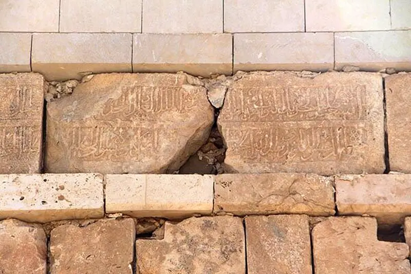 خراب‌کاری در آرامگاهِ جاماسب!