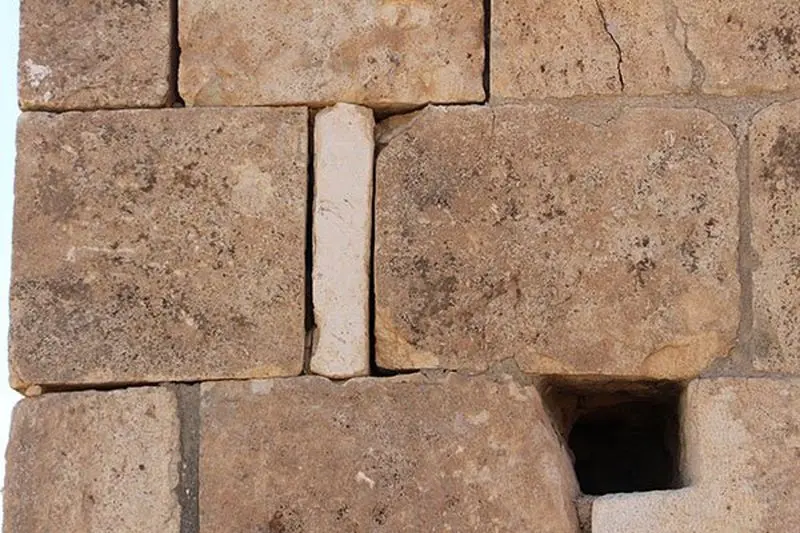 خراب‌کاری در آرامگاهِ جاماسب!