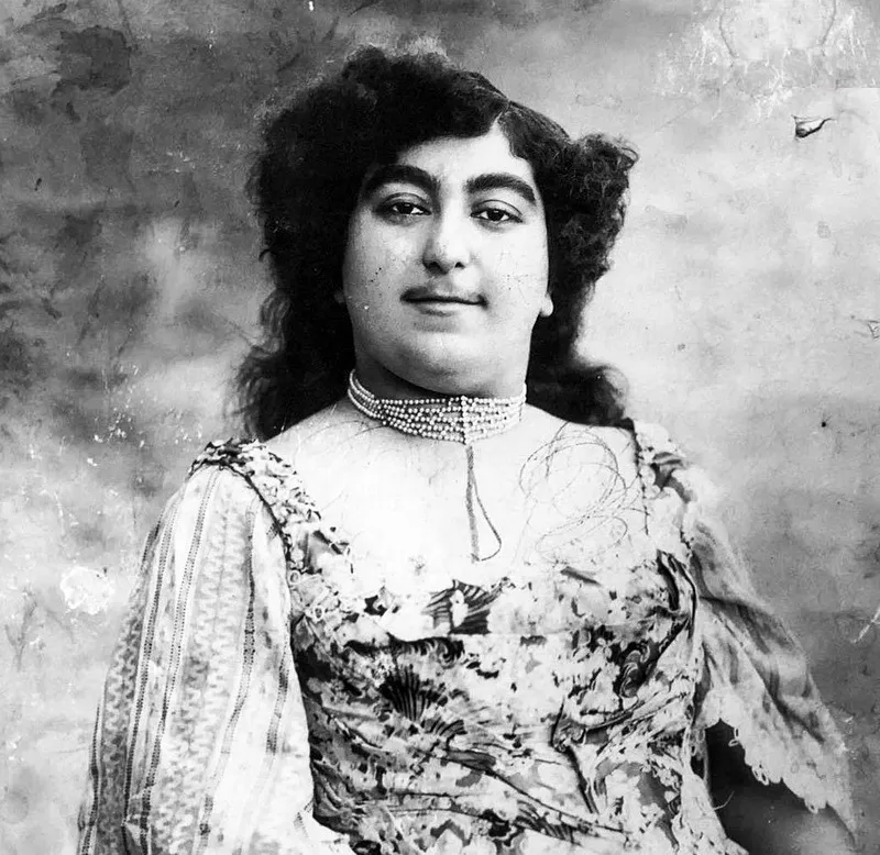 عکس «تاجالسلطنه» دختر ناصرالدین شاه و مریم توران السلطنه عکس «تاجالسلطنه» دختر ناصرالدین شاه و مریم توران السلطنه