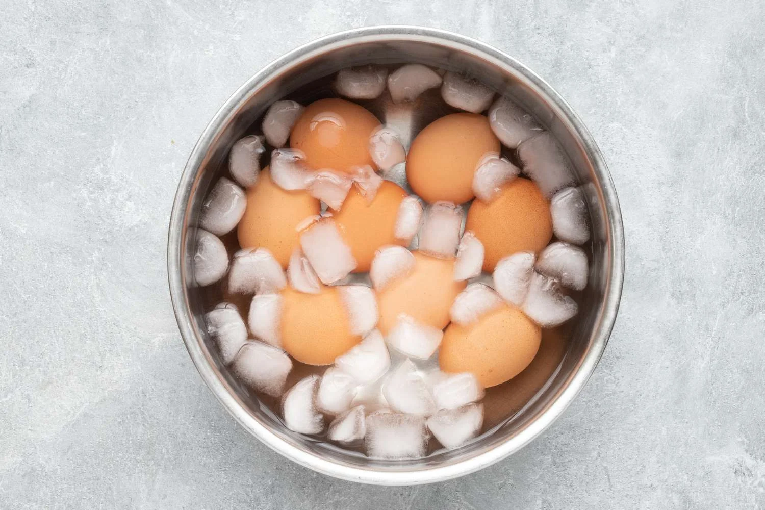 تخم مرغ آب پز تخم مرغ آب پز