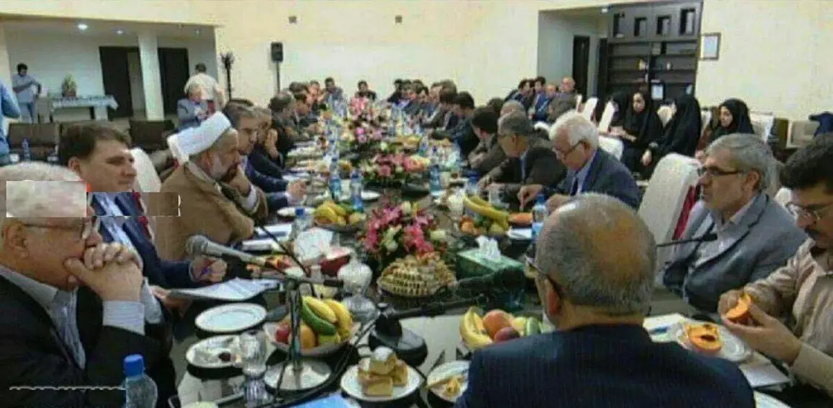 بخشنامه جنجالی به ادارات: ممنوعیت میوه، شیرینی و ناهار در جلسات دولتی!