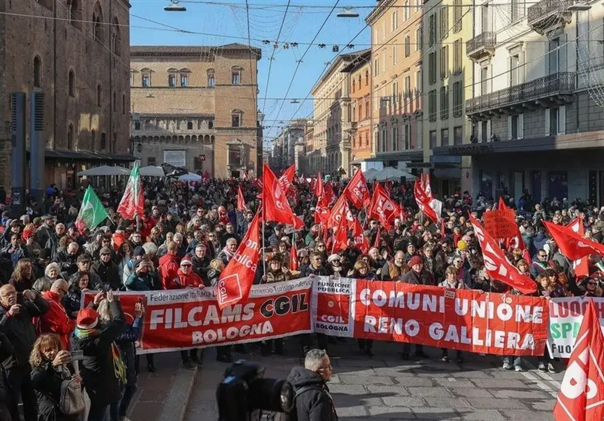 اعتصاب سراسری در ایتالیا حمل‌ونقل عمومی را فلج کرد؛ دولت ملونی زیر فشار اعتراضات سنگین