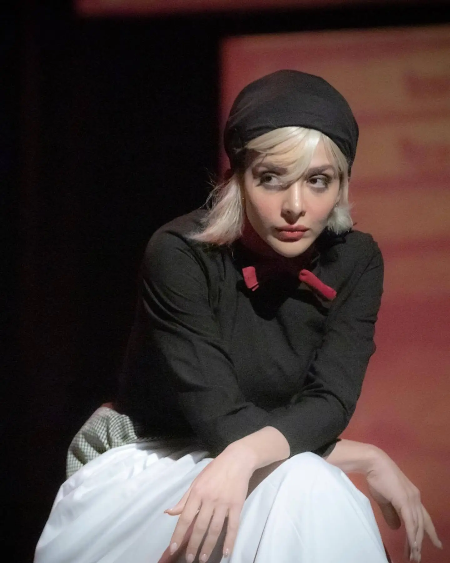 المیرا دهقانی در نمایش «باد زرد ونگوگ»