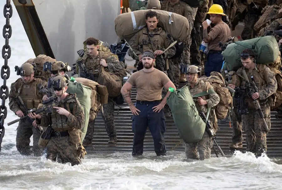 پیاده کردن تفنگداران دریایی آمریکا در پورتوریکو در حوزه کارائیب/ رویترز