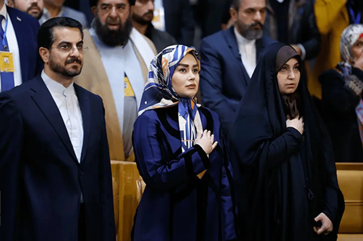 حضور جنجالی آرزو احمدوند در مراسم پایانی جایزه جهانی امام خمینی؛ دلیل این استقبال ویژه چیست؟