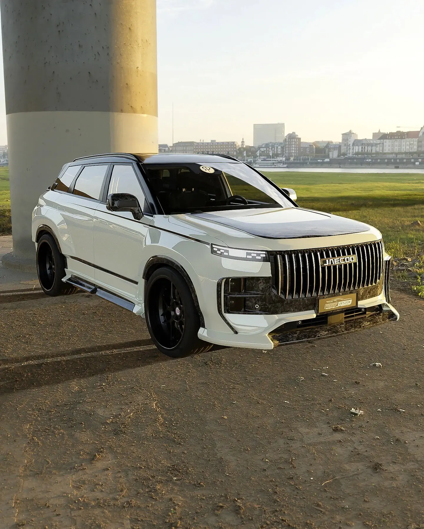 شاسی بلند لوکانو ال7 با بدنه اسپرت 