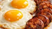 با فقط یک تخم‌مرغ، ۵ صبحانه خلاقانه و متفاوت بسازید!