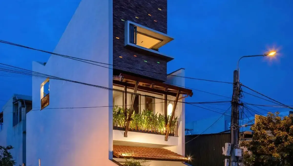 خانه برنج قهوه‌ای؛ شاهکار معماری پایدار در دل زمینی کوچک که همه را متحیر کرد!