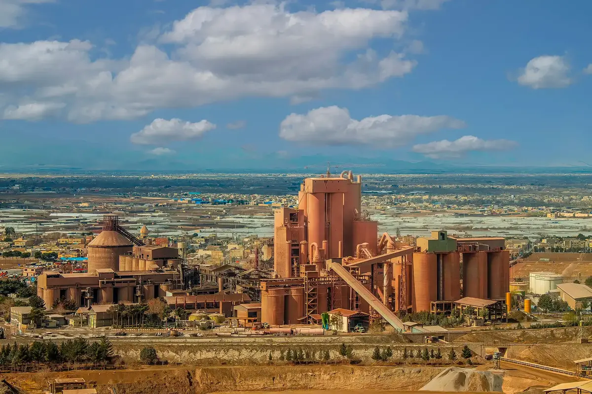 قطع گاز کارخانه‌های سیمان؛ تولید با مازوت شروع شد!