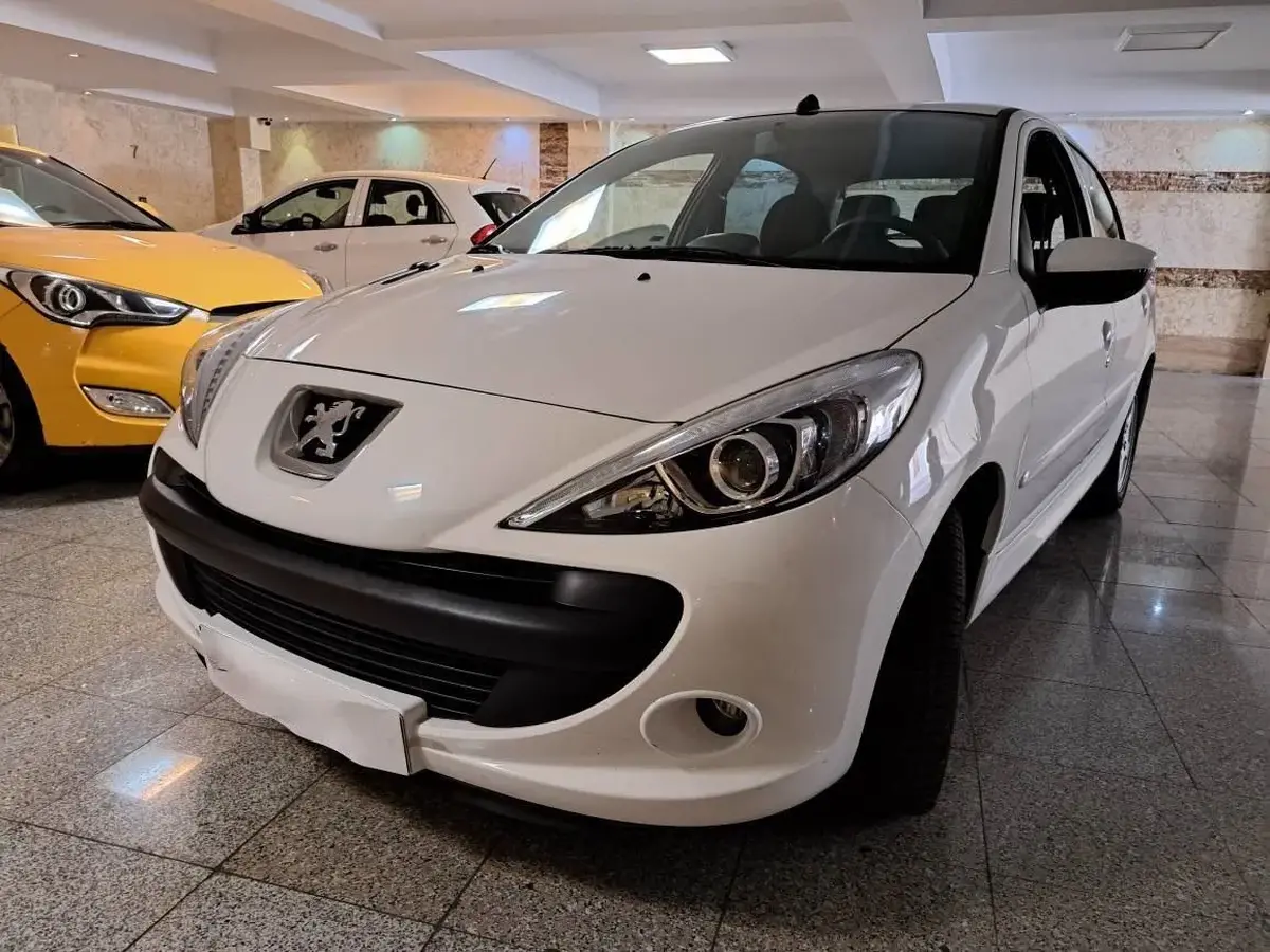 کاهش ۲۰ میلیونی قیمت سورن پلاس؛ پژو ۲۰۷ همچنان ثابت در بازار امروز ایران‌خودرو!