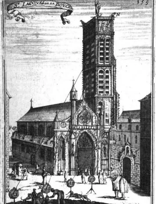 نمای عمودی و باشکوه برج سن-ژاک پاریس با تزئینات ظریف سبک گوتیک در نزدیکی خیابان ریولی که به عنوان یک بنای تاریخی ملی ثبت شده است.