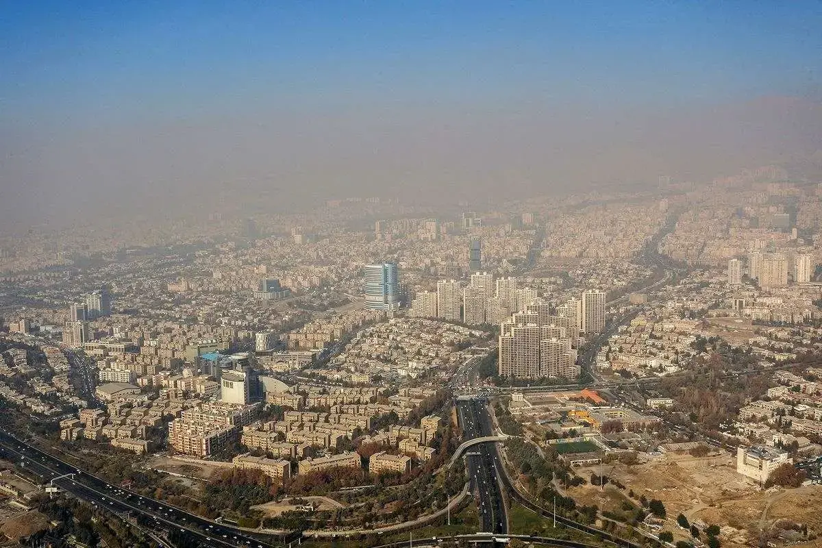 هوای تهران به وضعیت قرمز رسید؛ نفس‌ها به شماره افتاد!