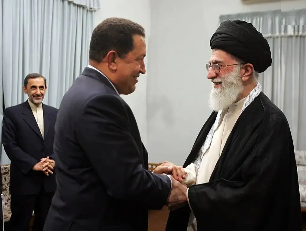 آیت الله خامنه ای و هوگو چاوز 1385