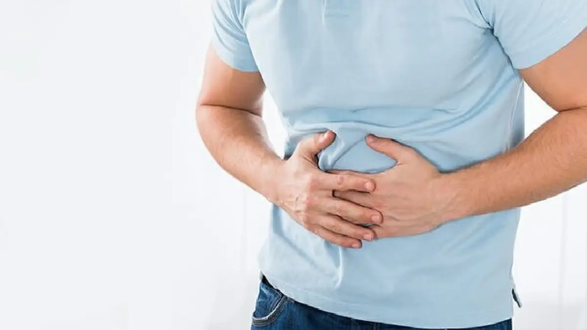 چرا بیماران سیروز کبدی ناگهان دچار تهوع و استفراغ می‌شوند؟ نکاتی که باید بدانید!