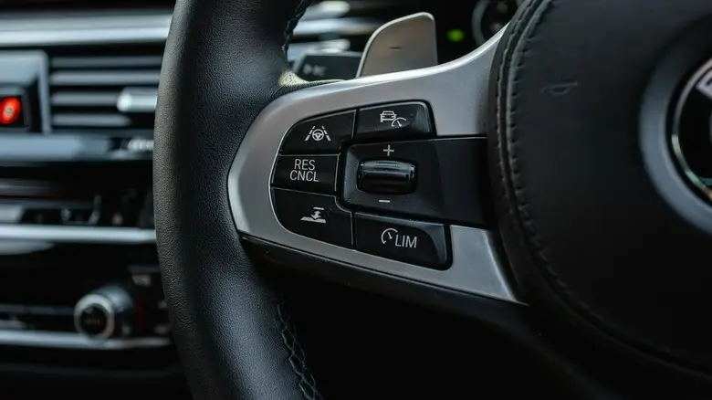 کنترل صوتی داخلی: ویژگی کم‌کاربرد و تاریخ مصرف گذشته