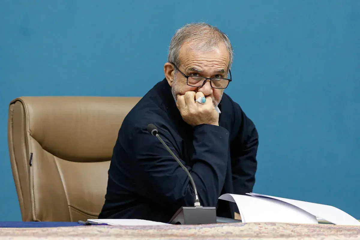 رئیس‌جمهور بگوید اسب را چلاق تحویل گرفت یا قبراق؟ راز چوب امدادی که زمین افتاد!