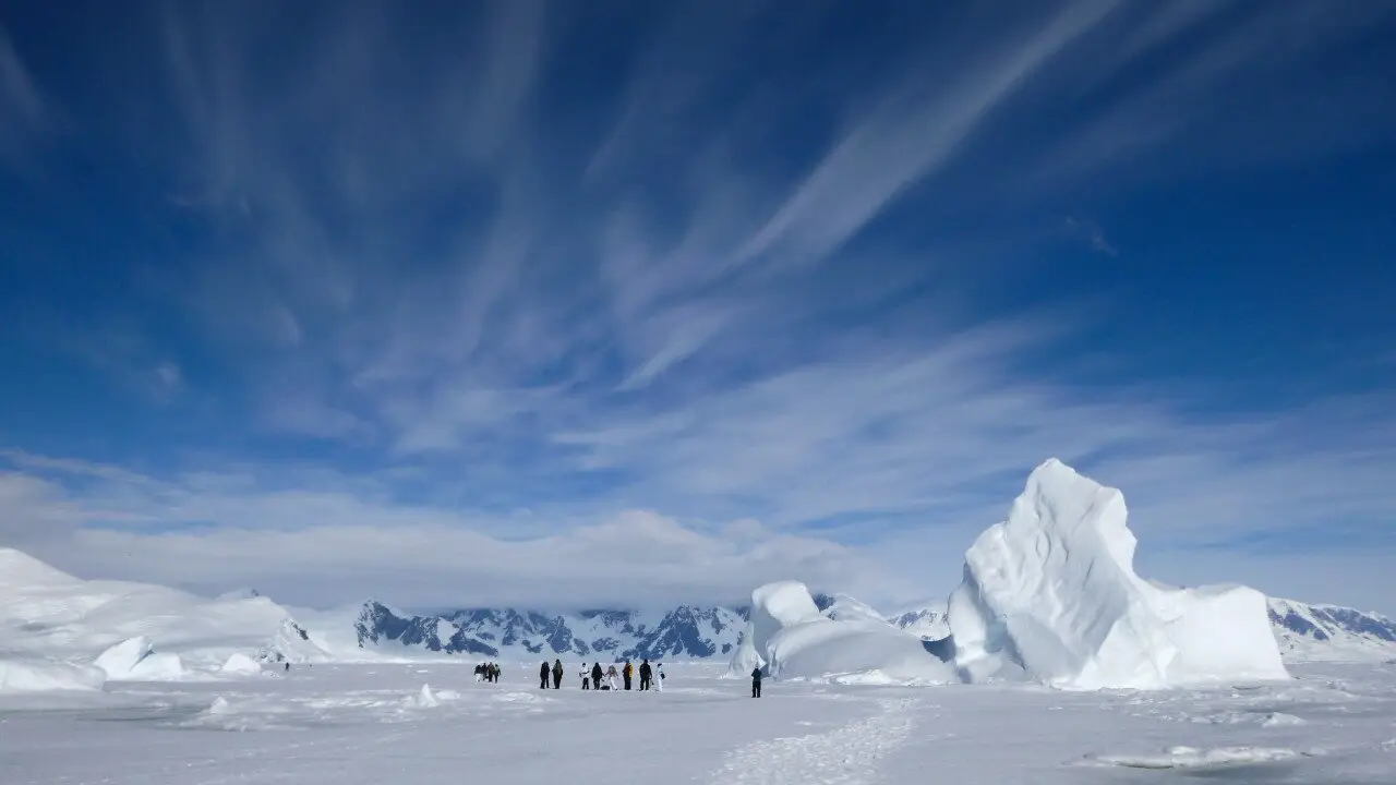 بیابان‌های قطبی (Arctic deserts) کانادا، روسیه و گرینلند