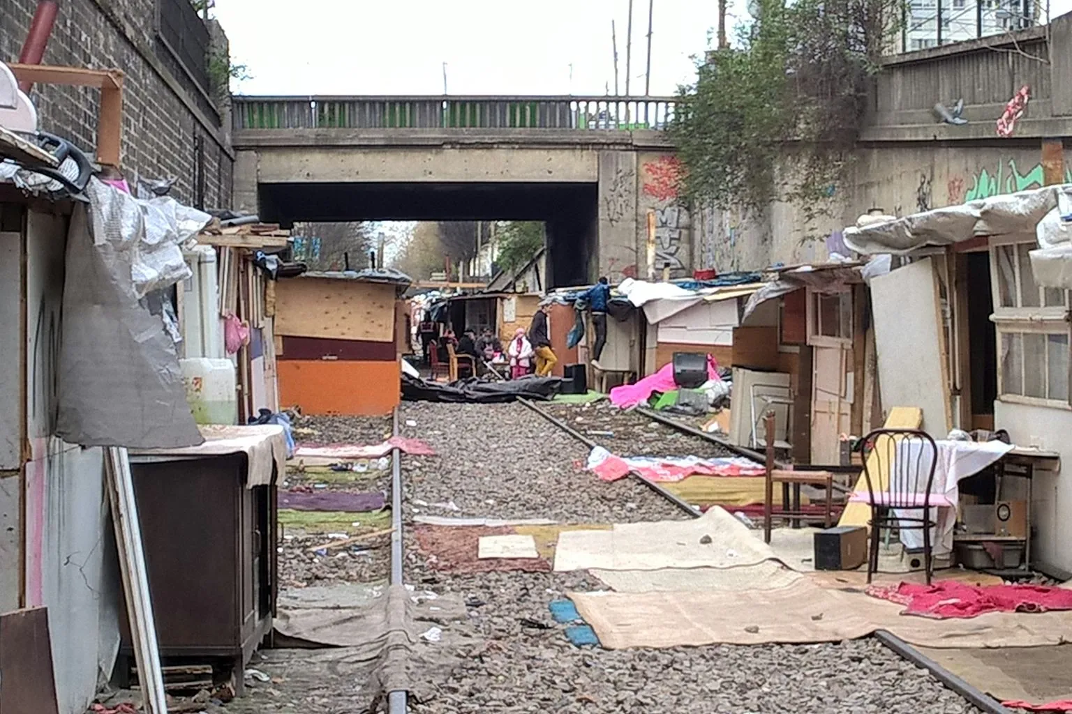 زاغه های پاریس زاغه های پاریس