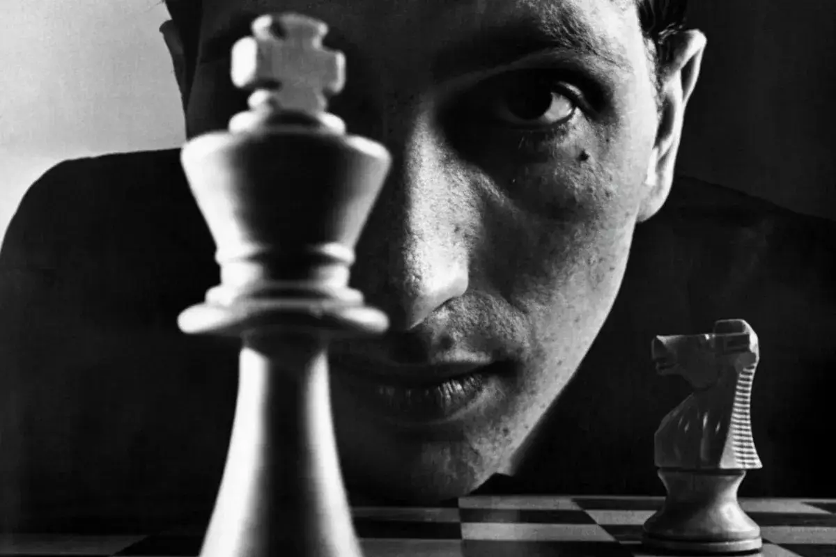 بابی فیشر؛ نابغه شطرنج که قهرمان شد اما در دل تاریکی غرق شد
